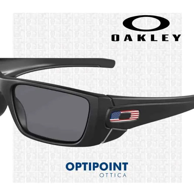 OAKLEY FUEL CELL NERO OPACO OCCHIALI DA SOLE